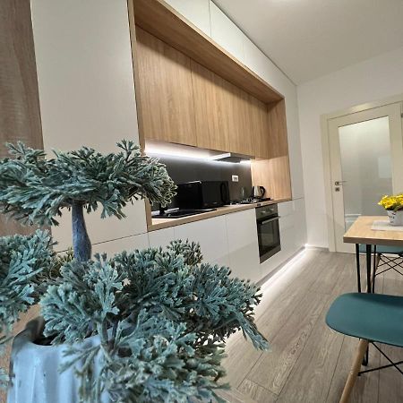 Perfect Host Palas Centru Apartman Jászvásár Kültér fotó