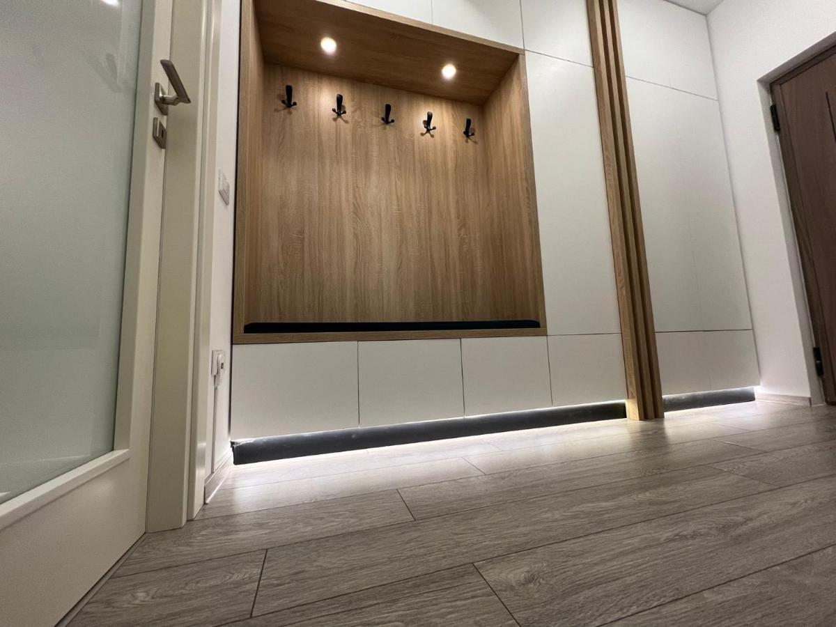 Perfect Host Palas Centru Apartman Jászvásár Kültér fotó