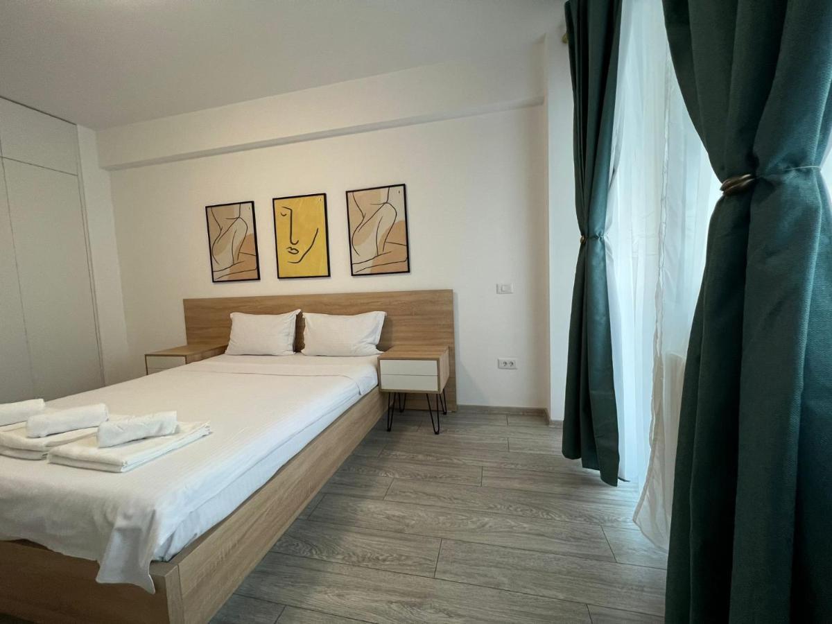 Perfect Host Palas Centru Apartman Jászvásár Kültér fotó