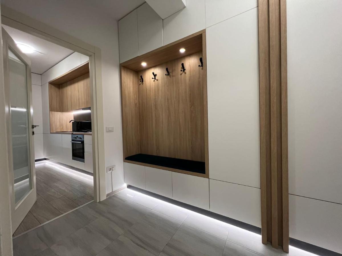 Perfect Host Palas Centru Apartman Jászvásár Kültér fotó