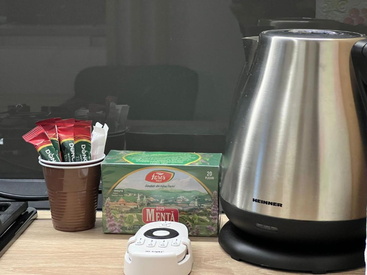 Perfect Host Palas Centru Apartman Jászvásár Kültér fotó