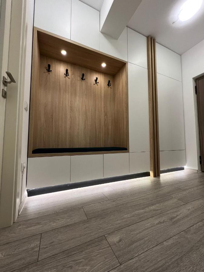 Perfect Host Palas Centru Apartman Jászvásár Kültér fotó