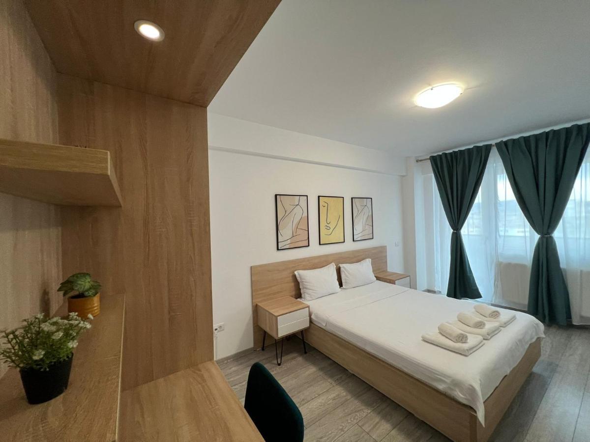 Perfect Host Palas Centru Apartman Jászvásár Kültér fotó