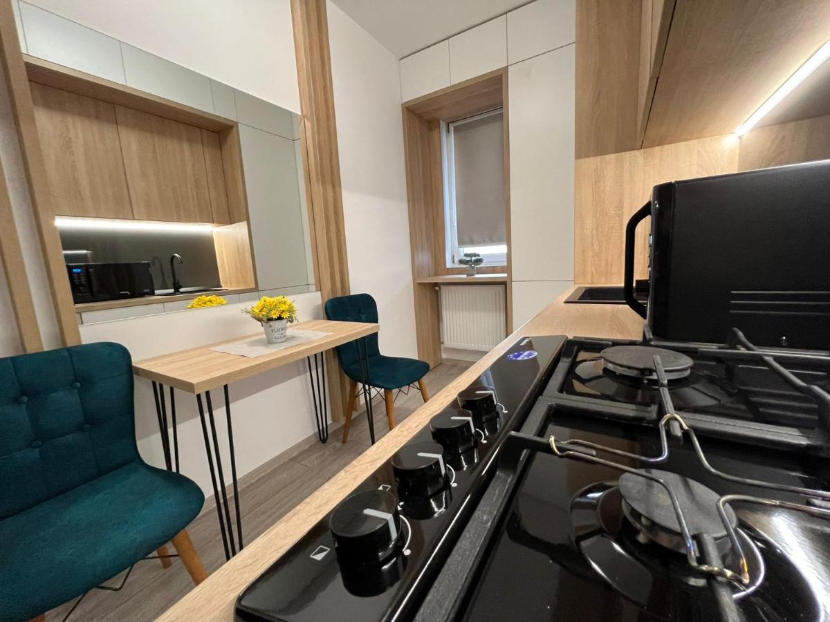 Perfect Host Palas Centru Apartman Jászvásár Kültér fotó