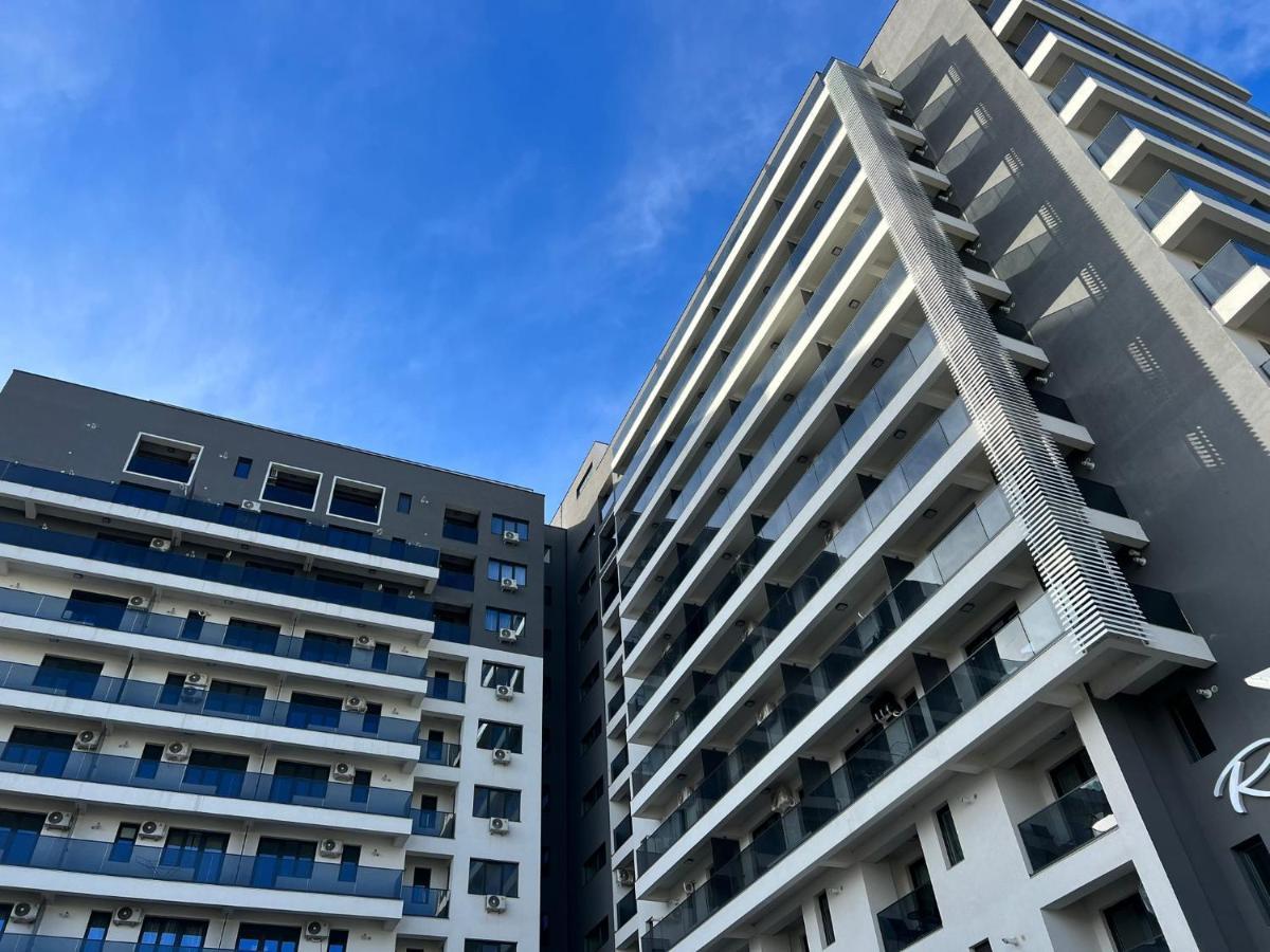 Perfect Host Palas Centru Apartman Jászvásár Kültér fotó