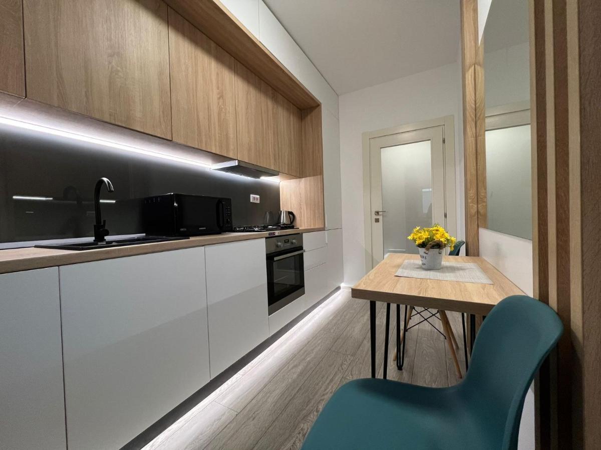 Perfect Host Palas Centru Apartman Jászvásár Kültér fotó