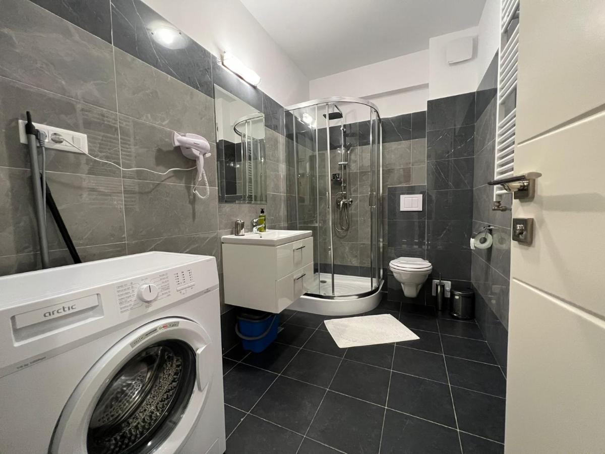 Perfect Host Palas Centru Apartman Jászvásár Kültér fotó