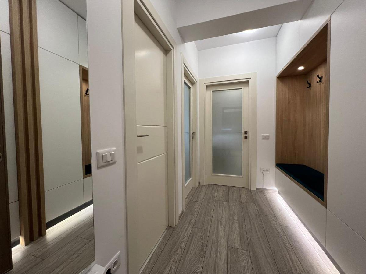 Perfect Host Palas Centru Apartman Jászvásár Kültér fotó