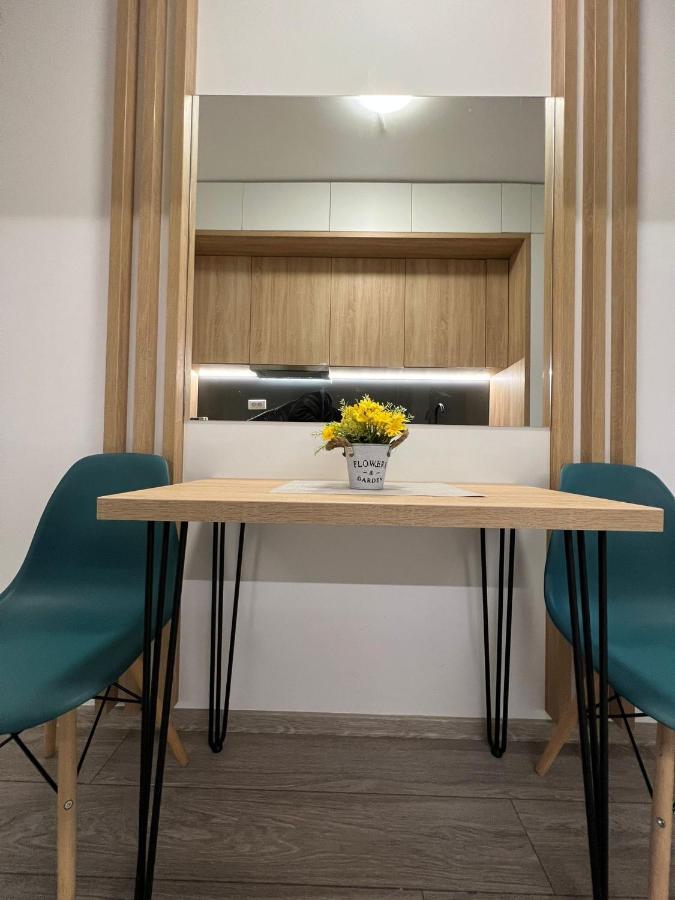 Perfect Host Palas Centru Apartman Jászvásár Kültér fotó