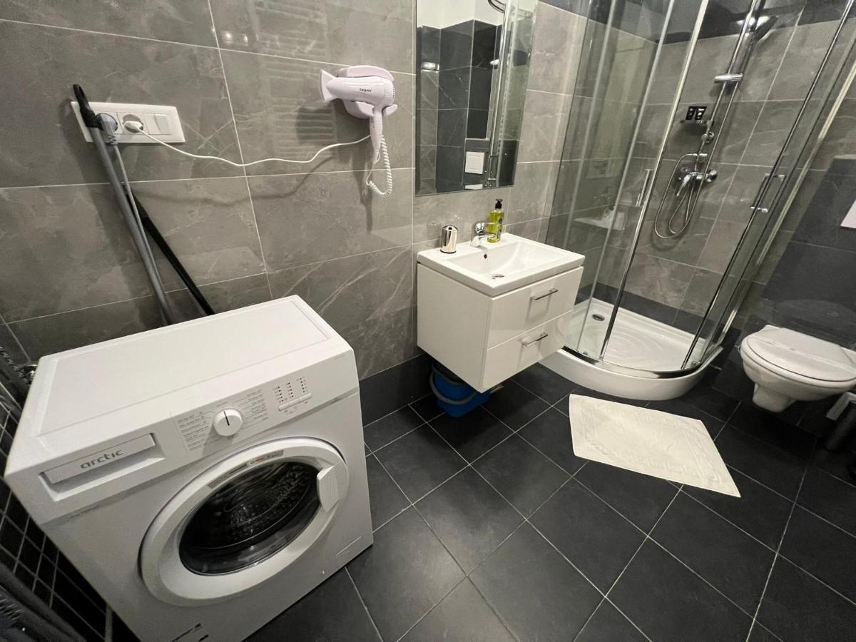 Perfect Host Palas Centru Apartman Jászvásár Kültér fotó