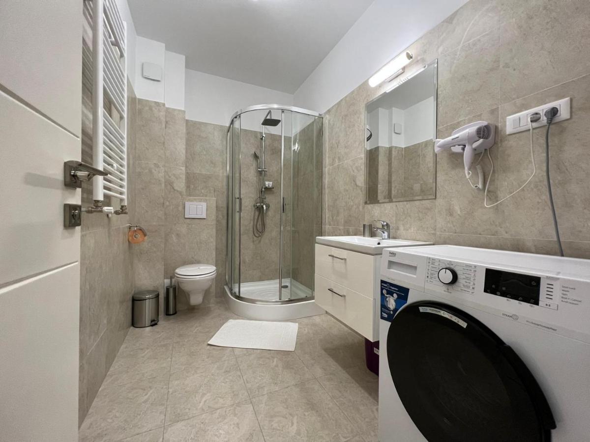 Perfect Host Palas Centru Apartman Jászvásár Kültér fotó